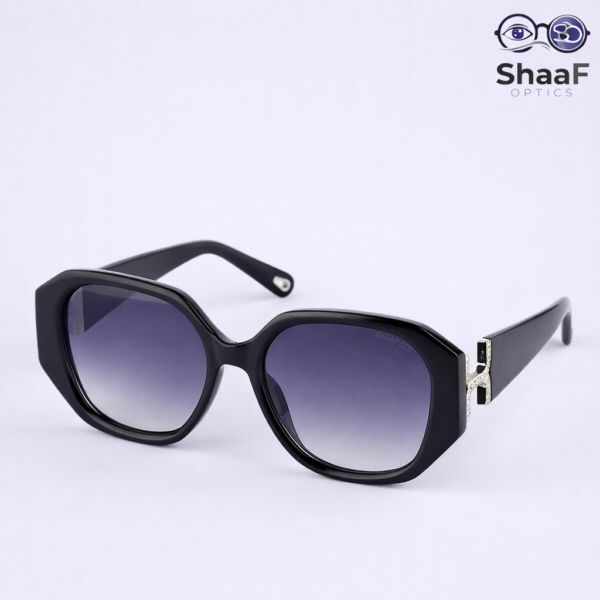 Chanel-Nior bold shape