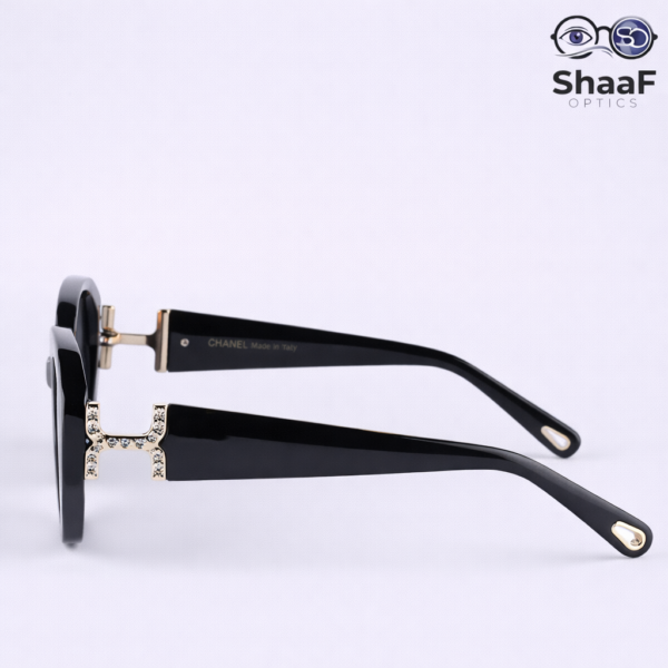 Chanel-Nior bold shape