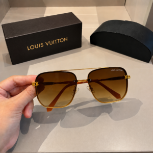 LV Classic Square Pilot Sunglass double T B
